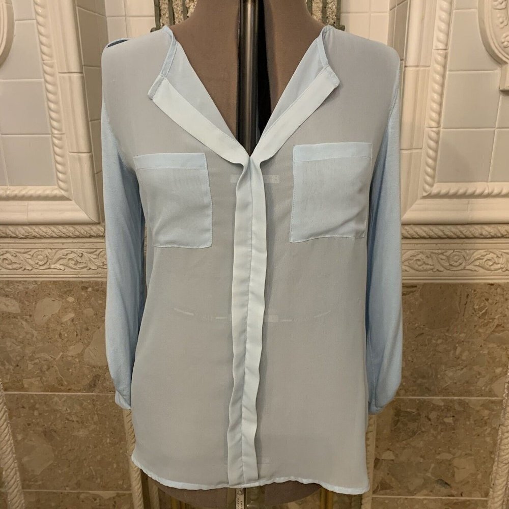 Femme. Size Large. Rayon/sp/poly Chiffon Pullover Stretch Back Top. Tabs. B76